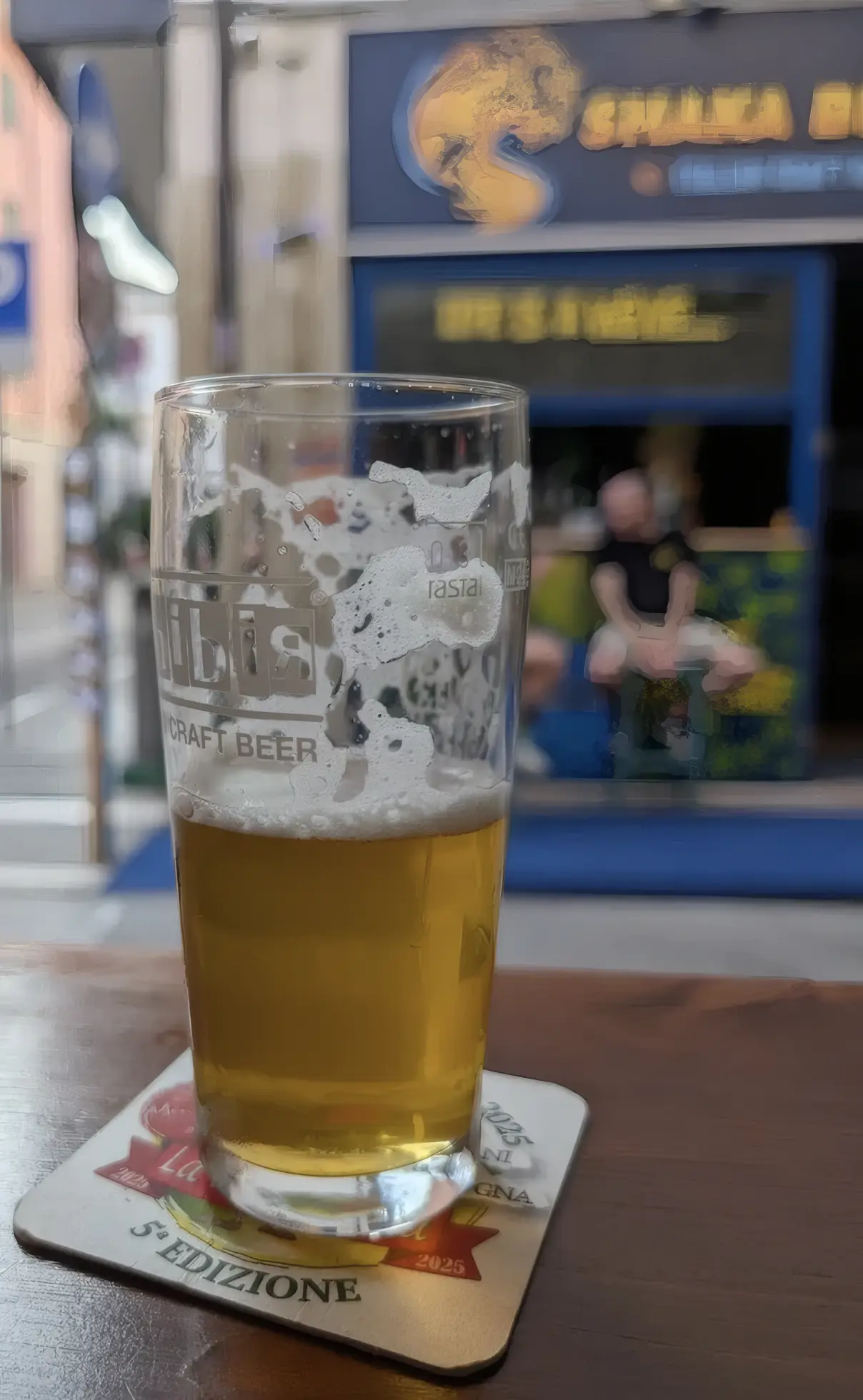 Close up di una birra servita